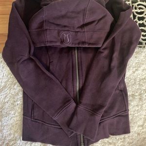 Lululemon Scuba Hoodie 👀 size 4